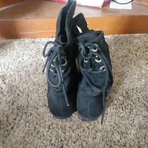 American Eagle Boots with tie up back. BRAND NEW!!